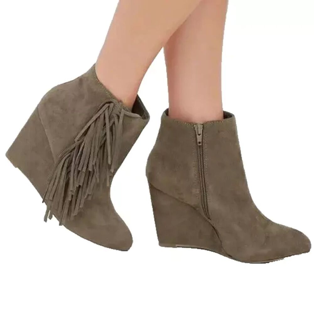 Madden Girl Women's Pave Wedge Fringed Taupe Faux Suede Ankle Boots Size 6